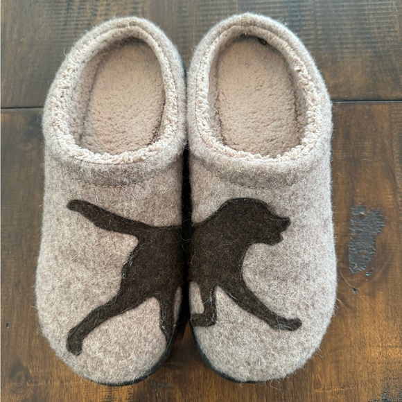 NWOB LLBean Women’s Daybreak Scuffs with dog felt design size 7 - Picture 2 of 9